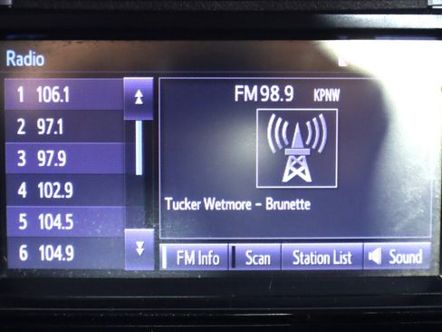 Used 2016 Toyota Corolla S image 18