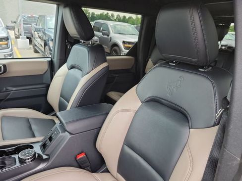 Certified 2024 Ford Bronco Wildtrak AWD/4WD image 5