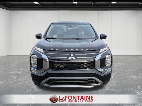 New 2026 Mitsubishi Outlander SE image 8