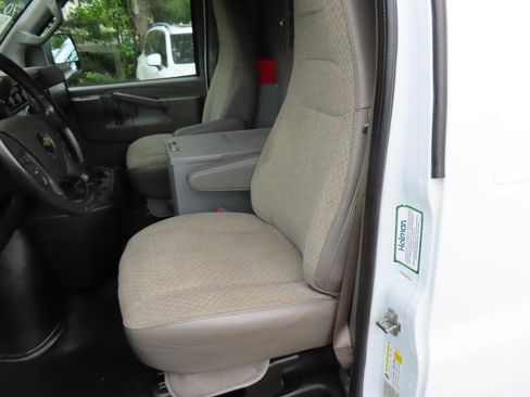 Used 2022 Chevrolet Express 2500 w/ Driver Convenience Package RWD image 21