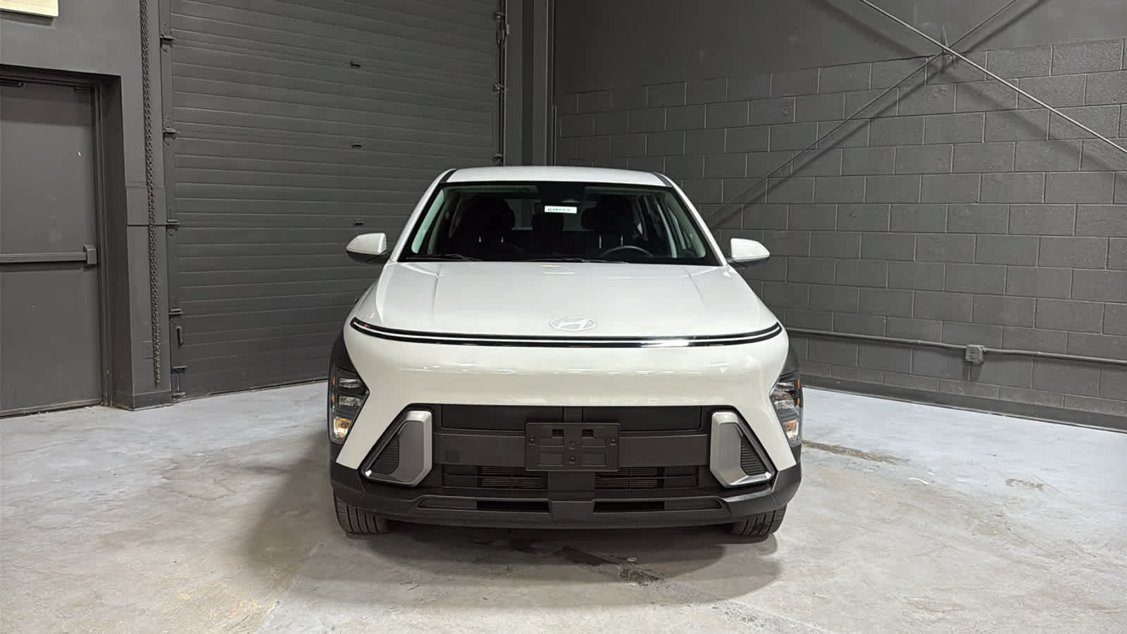 Used 2024 Hyundai Kona SE AWD/4WD image 2