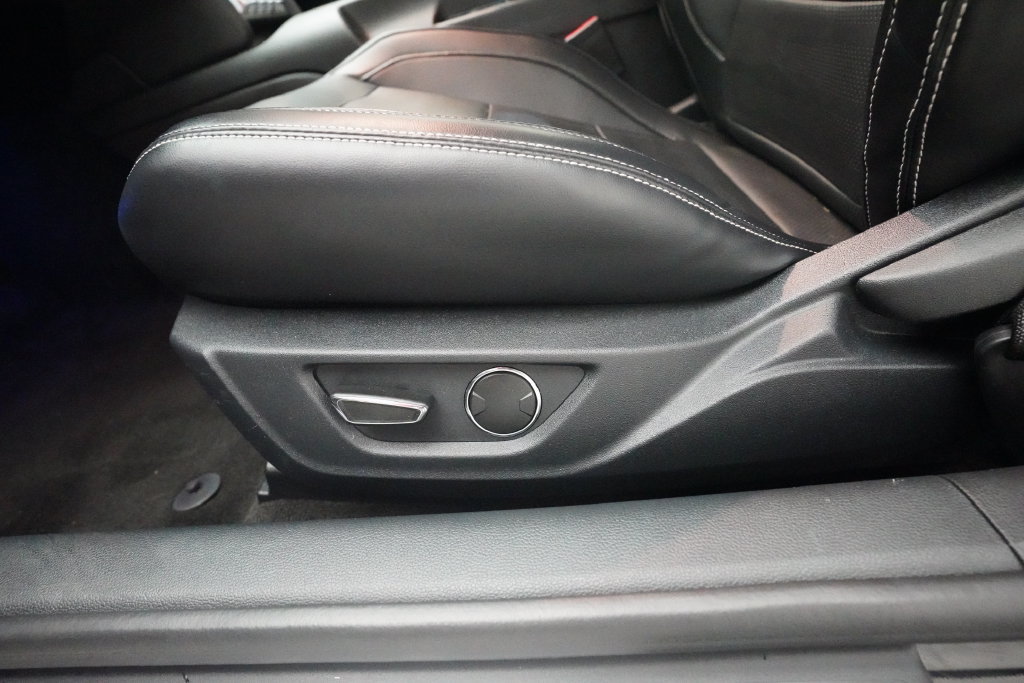 Used 2015 Ford Mustang GT Premium w/ Equipment Group 401A RWD image 26
