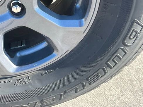 Used 2025 Ford Bronco Big Bend image 9