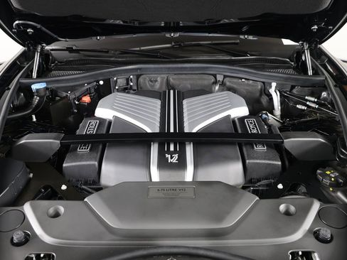 Certified 2024 Rolls-Royce Phantom Extended Wheelbase w/ The Phantom Package image 28