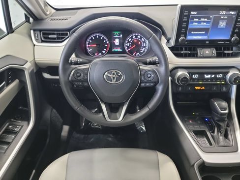 Used 2021 Toyota RAV4 XLE Premium FWD image 16