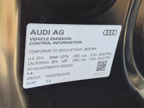 Used 2022 Audi e-tron Premium AWD/4WD image 24