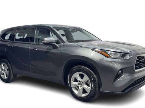 Used 2020 Toyota Highlander LE FWD image 7