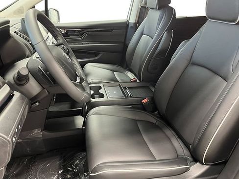New 2026 Honda Odyssey Touring image 14