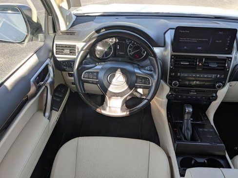 Certified 2022 Lexus GX 460 Premium w/ Premium Package AWD/4WD image 16
