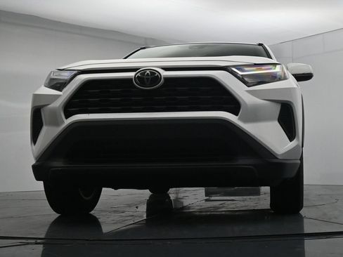 Used 2024 Toyota RAV4 XLE AWD/4WD image 19
