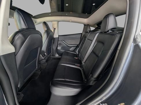 Used 2022 Tesla Model Y Performance AWD/4WD image 19