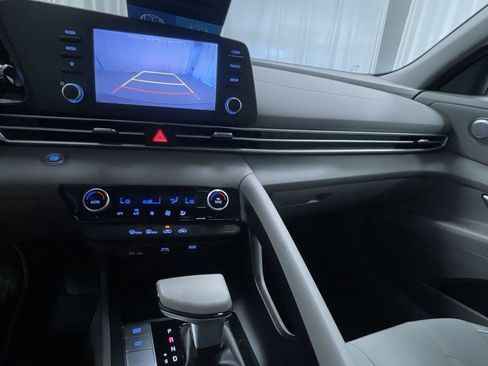 Used 2022 Hyundai Elantra SEL w/ Cargo Package image 12