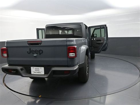 New 2025 Jeep Gladiator Sport image 30