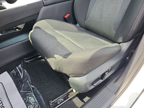 Used 2025 Nissan Rogue SV FWD image 27