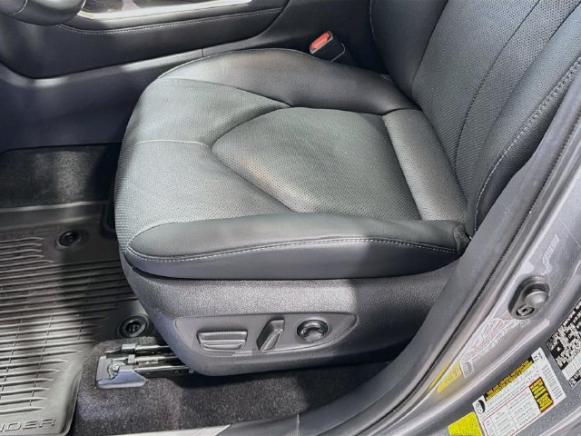 Used 2026 Toyota Highlander Limited AWD/4WD image 16