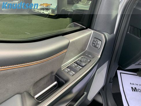 Used 2024 Ford F350 Platinum image 21