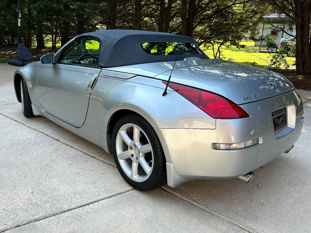 Used 2005 Nissan 350Z Touring RWD image 5