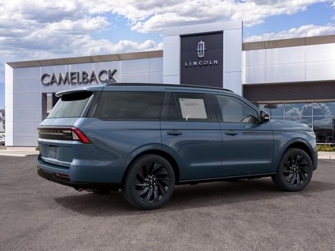 New 2027 Lincoln Navigator Reserve w/ Jet Appearance Package AWD/4WD image 31