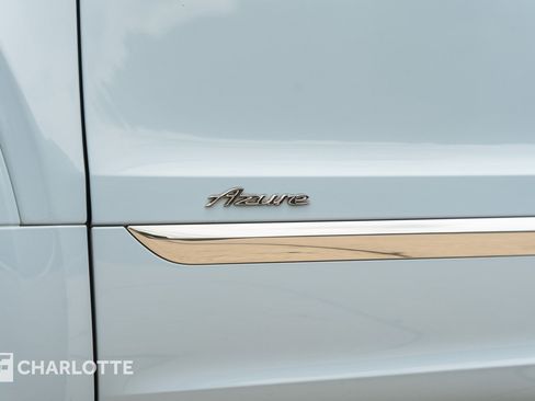 Used 2023 Bentley Bentayga Extended Wheelbase image 10