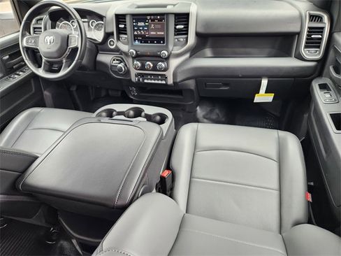 Used 2024 RAM 2500 Tradesman w/ Chrome Appearance Group image 23