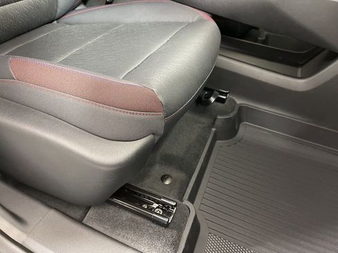 New 2026 Chevrolet Equinox RS w/ Safety and Technology Package AWD/4WD image 11