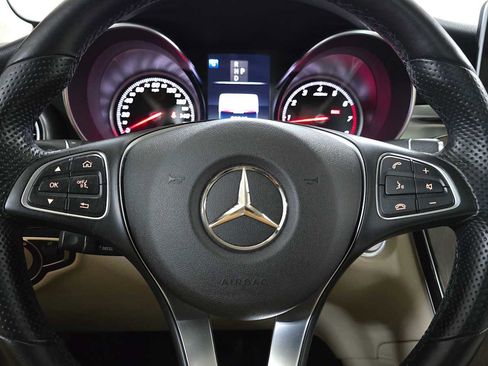 Used 2019 Mercedes-Benz GLC 300 4MATIC image 27