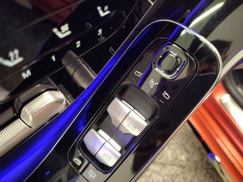 Used 2024 Mercedes-Benz S 580 4MATIC Sedan image 12