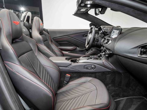 Used 2023 Aston Martin V12 Vantage Roadster image 14