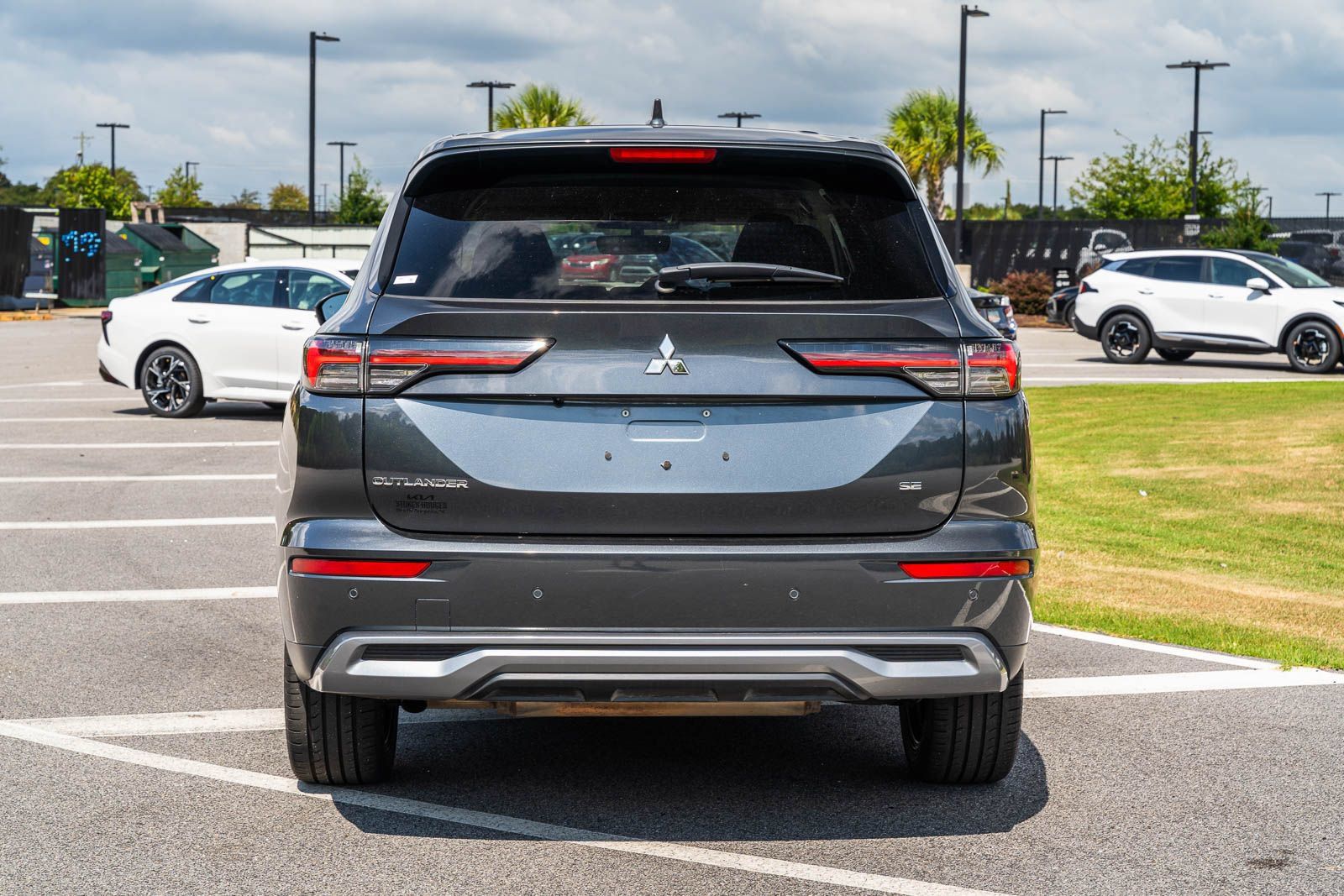 Used 2025 Mitsubishi Outlander SE FWD image 6