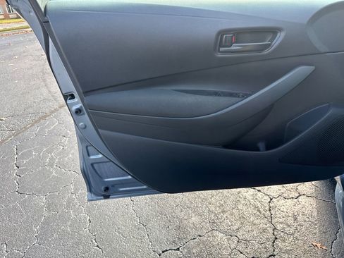 Used 2025 Toyota Corolla LE image 11