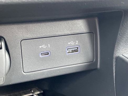 Certified 2025 Nissan Versa SR w/ Trunk Package image 21