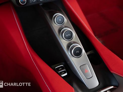 Used 2019 Ferrari Portofino image 31