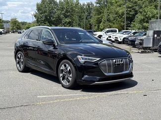 Used 2022 Audi e-tron Premium AWD/4WD video 1