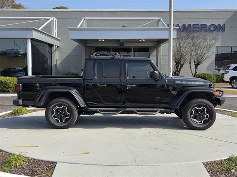 Used 2021 Jeep Gladiator Sport image 39