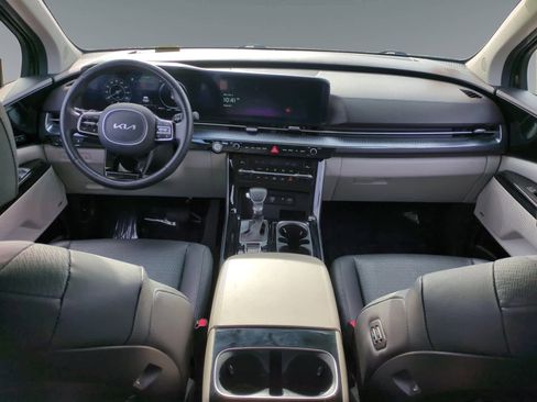 Used 2024 Kia Carnival SX Prestige image 10