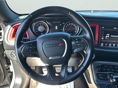 Used 2017 Dodge Challenger R/T Scat Pack w/ Driver Convenience Group RWD image 17