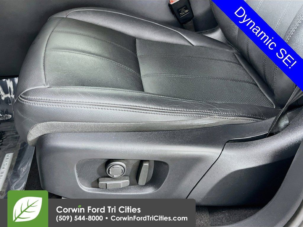 Used 2024 Land Rover Range Rover Evoque Dynamic SE AWD/4WD image 23