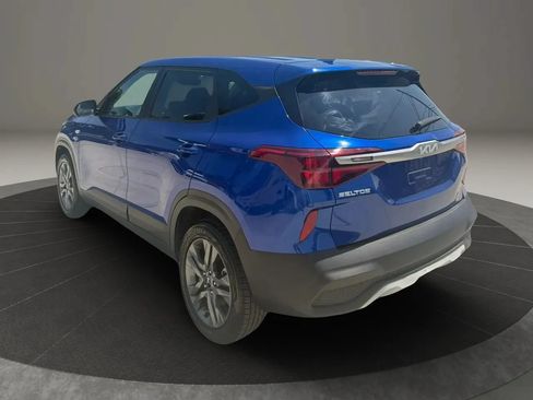 Used 2023 Kia Seltos LX AWD/4WD image 5