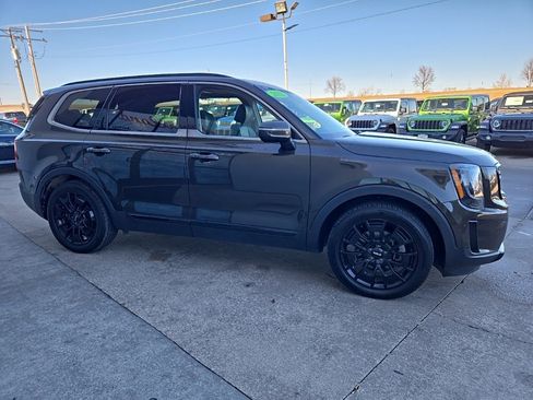 Used 2022 Kia Telluride EX w/ EX Premium Package image 10