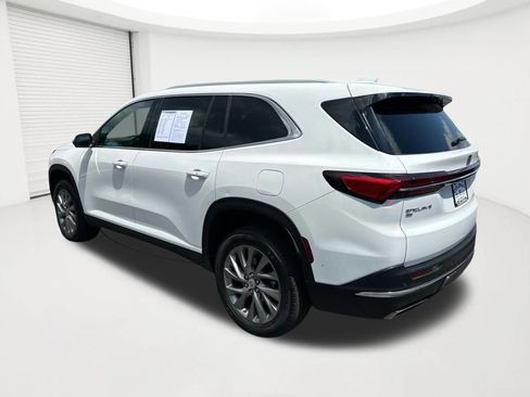 Used 2025 Buick Enclave Preferred AWD/4WD image 7