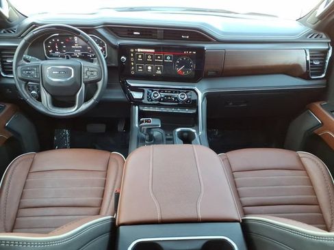 Used 2024 GMC Sierra 1500 Denali Ultimate AWD/4WD image 4