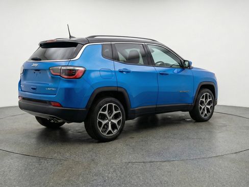 Used 2025 Jeep Compass Limited image 9