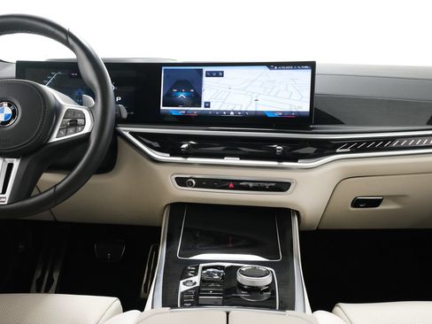 Used 2025 BMW X5 M60i AWD/4WD image 9