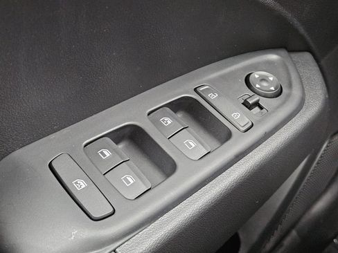 Used 2026 Hyundai Venue SEL FWD image 22