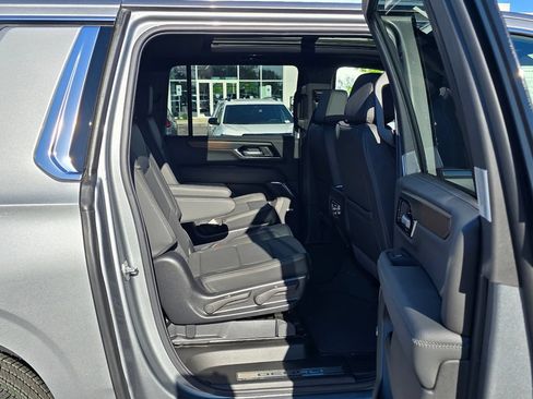 New 2026 GMC Yukon XL Denali w/ Sun & Power Step Package AWD/4WD image 34