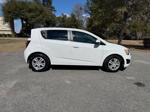 Used 2014 Chevrolet Sonic LT image 7