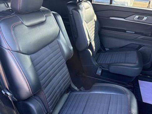 Used 2025 Ford Explorer ST-Line image 25