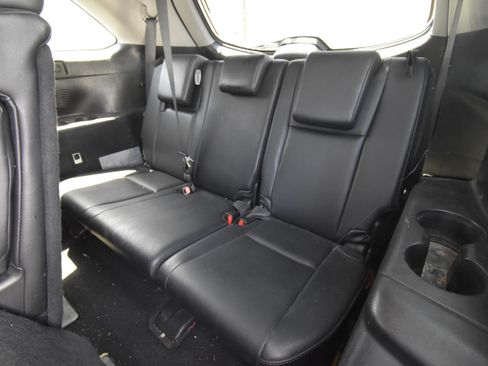 Used 2019 Toyota Highlander XLE AWD/4WD image 9