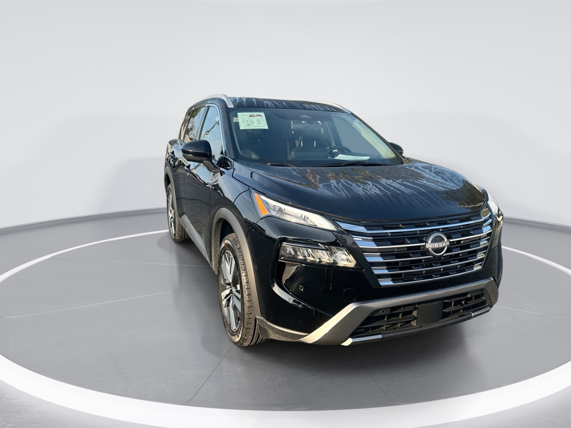 Used 2026 Nissan Rogue SL FWD image 2