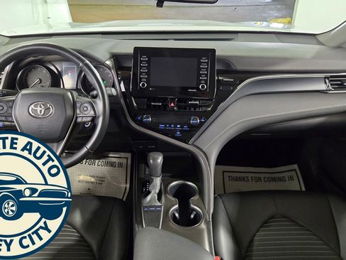 Used 2024 Toyota Camry SE image 24